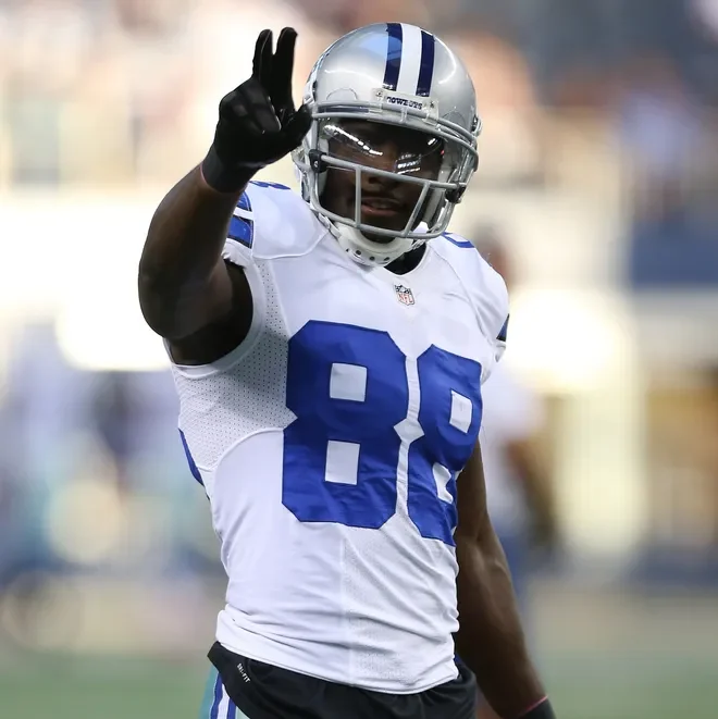 dez Bryant nfl cowboys signed signing signature auto autograph